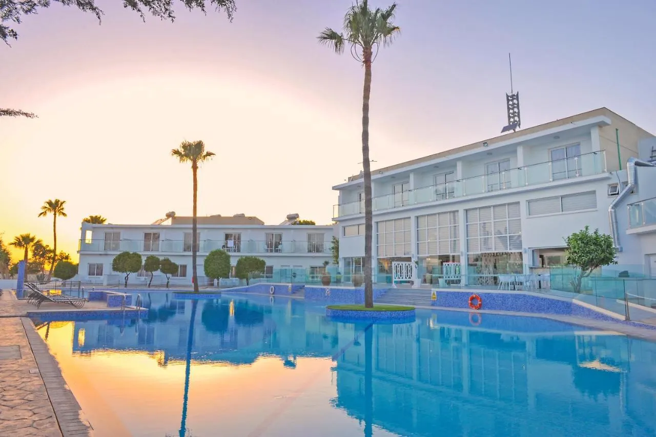 فندق فيدرانيا غاردنز أيا نابا 2*,  قبرص